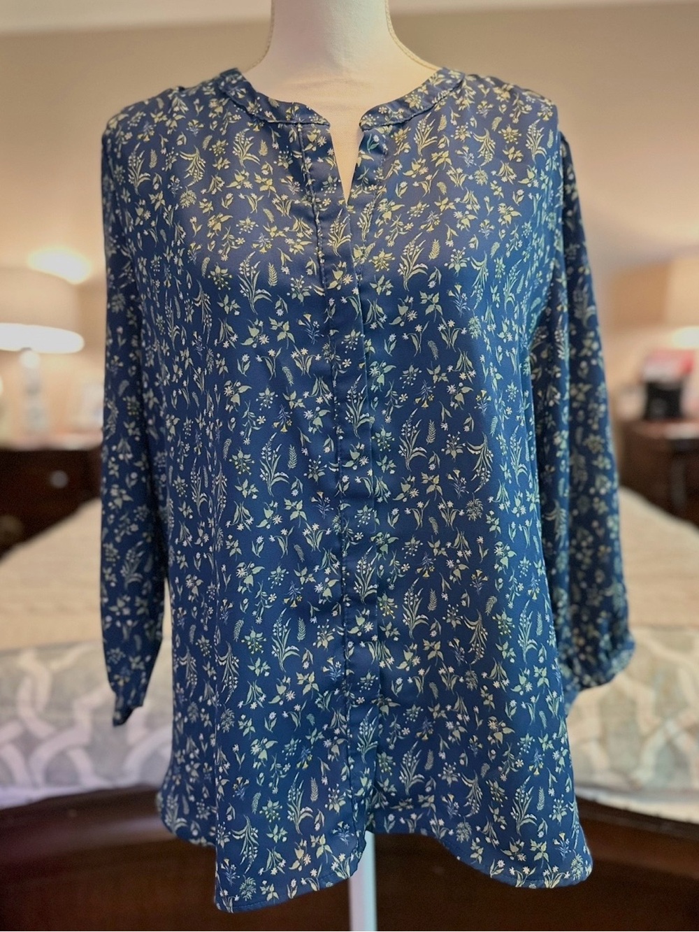 Jachs Girlfriend Blue Floral Button-Front Blouse